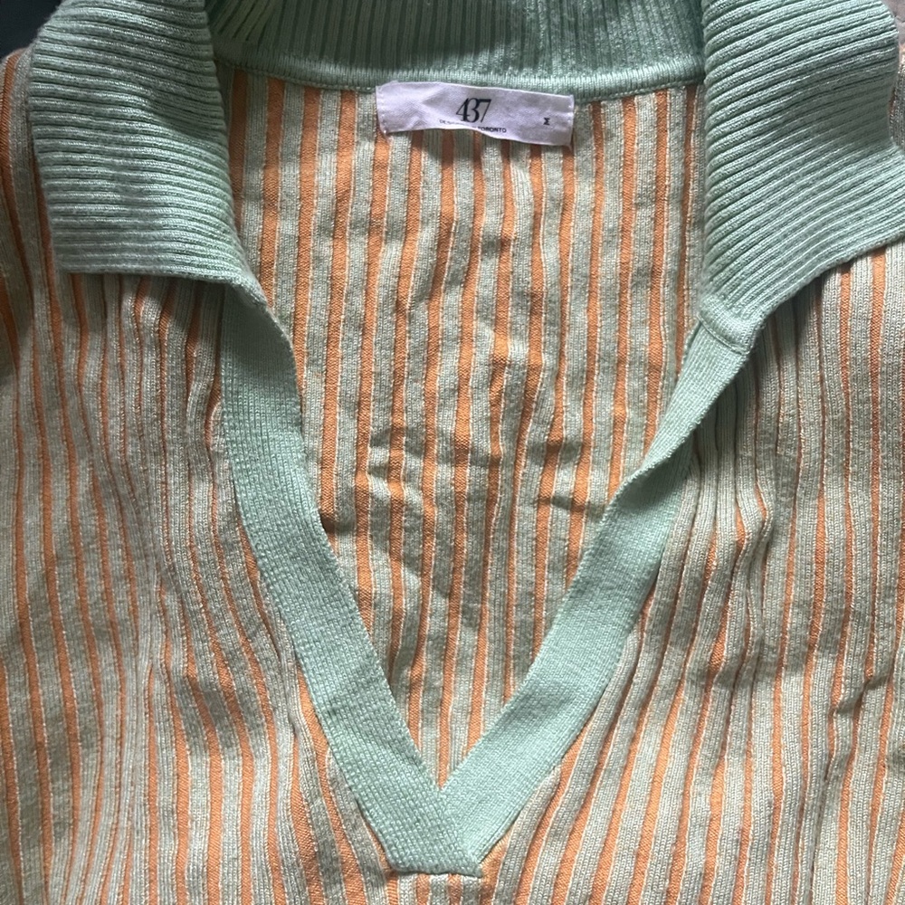 437 Ribbed Knit Cropped Top - Picture 2 of 2